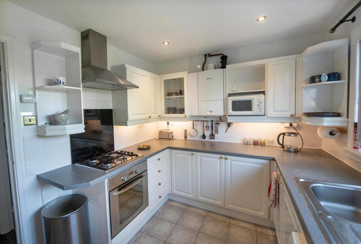 Beautiful Spacious House Airport * Edinburgh